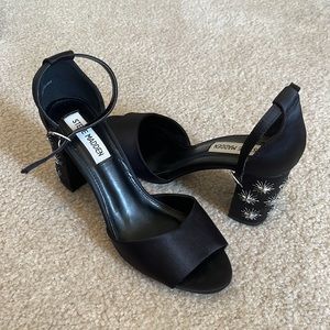 Steve Madden Black Star Heels